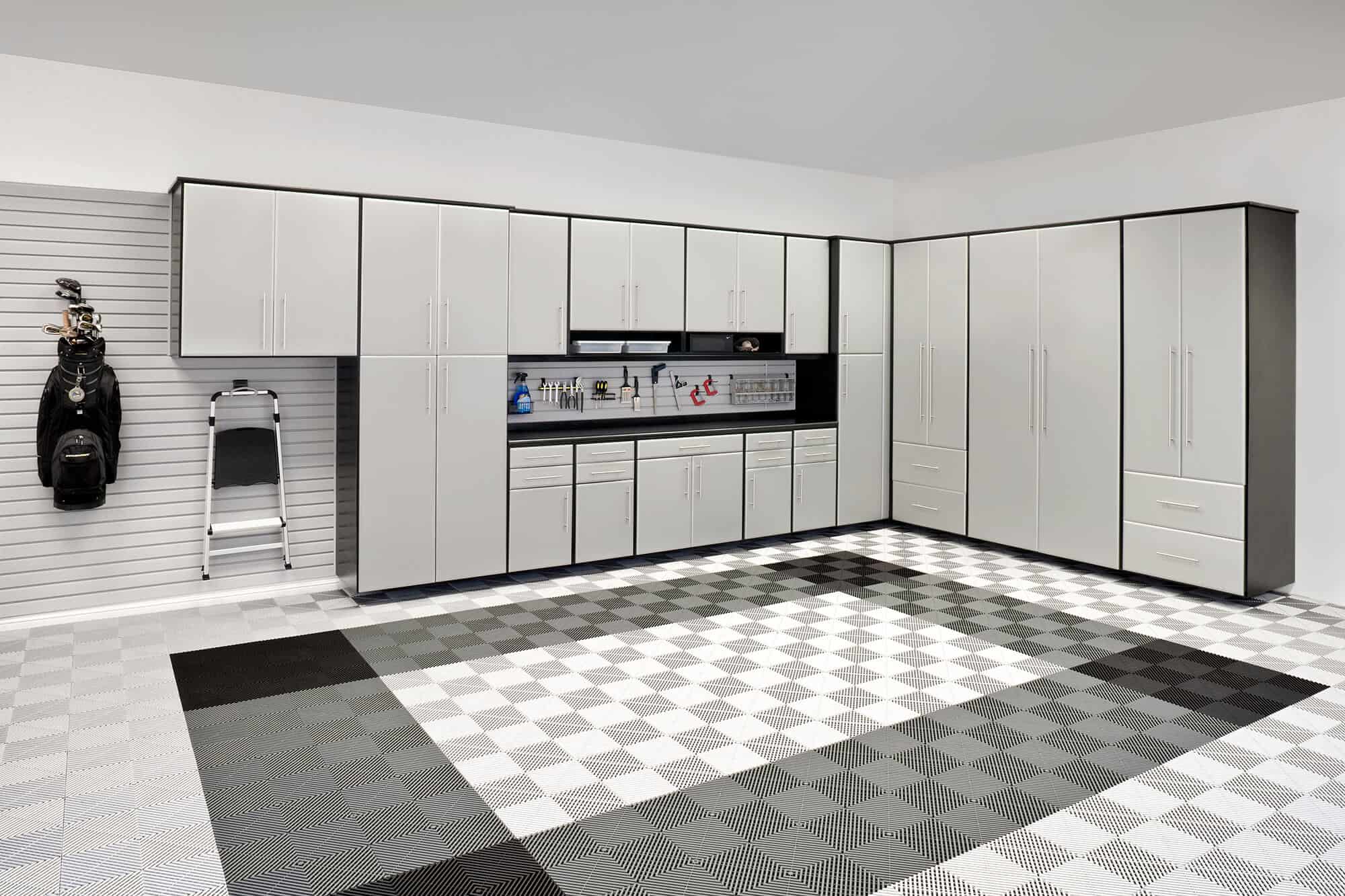 Walk-In Closet 25