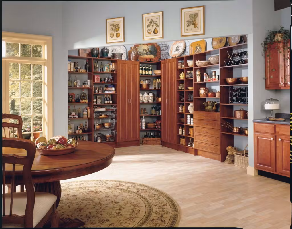 Walk-In Closet 50