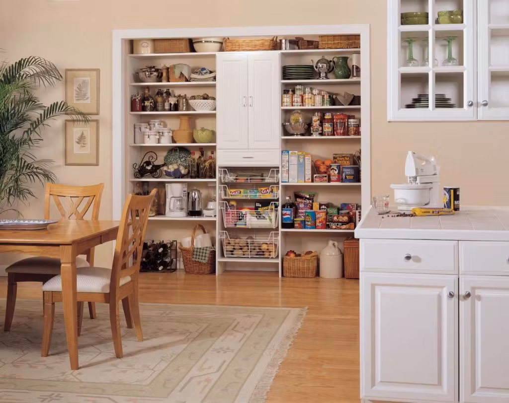 Walk-In Closet 52